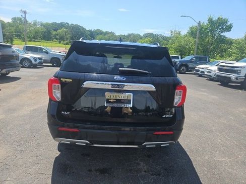 Used 2024 Ford Explorer XLT w/ Equipment Group 202A image 5