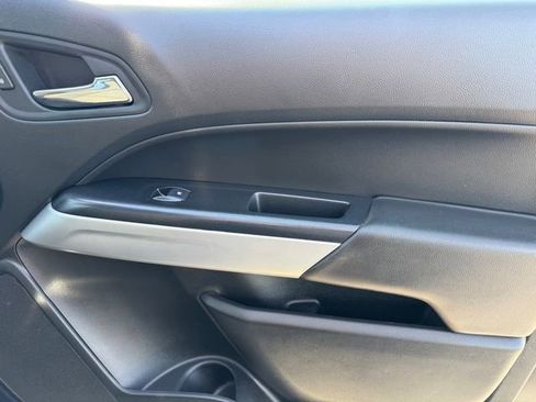 Certified 2019 Chevrolet Colorado LT w/ LT Convenience Package image 6