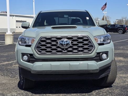 Certified 2023 Toyota Tacoma TRD Sport w/ Advanced Technology Package AWD/4WD image 11