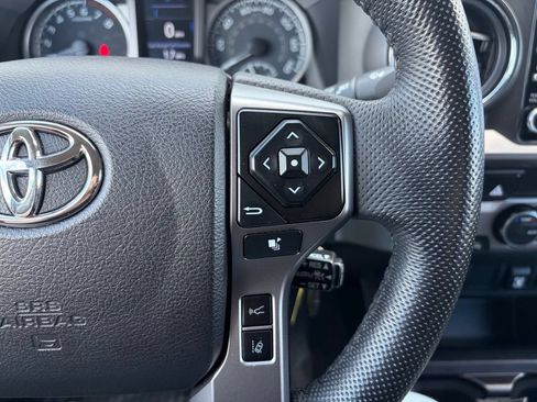 Used 2021 Toyota Tacoma SR5 AWD/4WD image 35