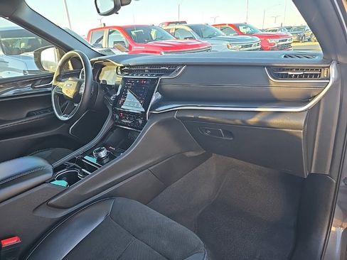 Used 2022 Jeep Grand Cherokee Altitude image 18