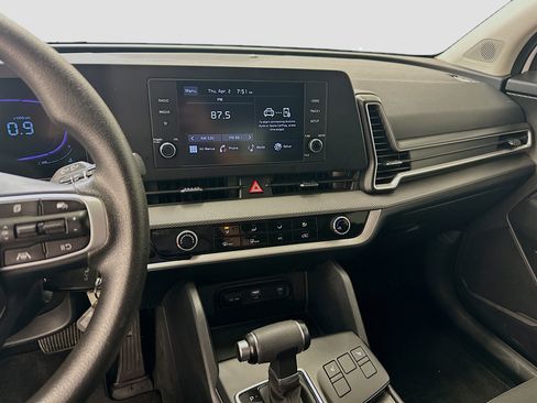 Used 2025 Kia Sportage LX image 25