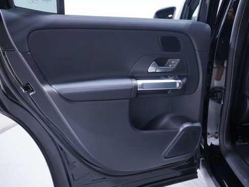 Used 2024 Mercedes-Benz EQB 250+ image 18