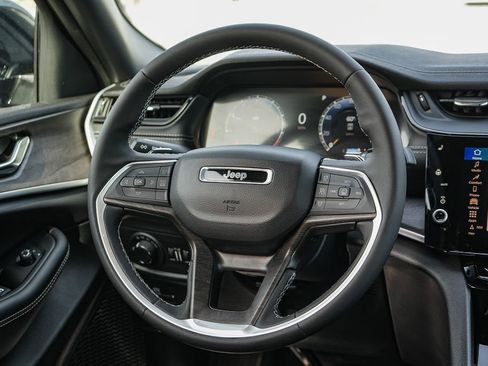 New 2026 Jeep Grand Cherokee Altitude image 16