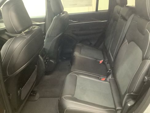 New 2026 Jeep Grand Cherokee Altitude AWD/4WD image 25
