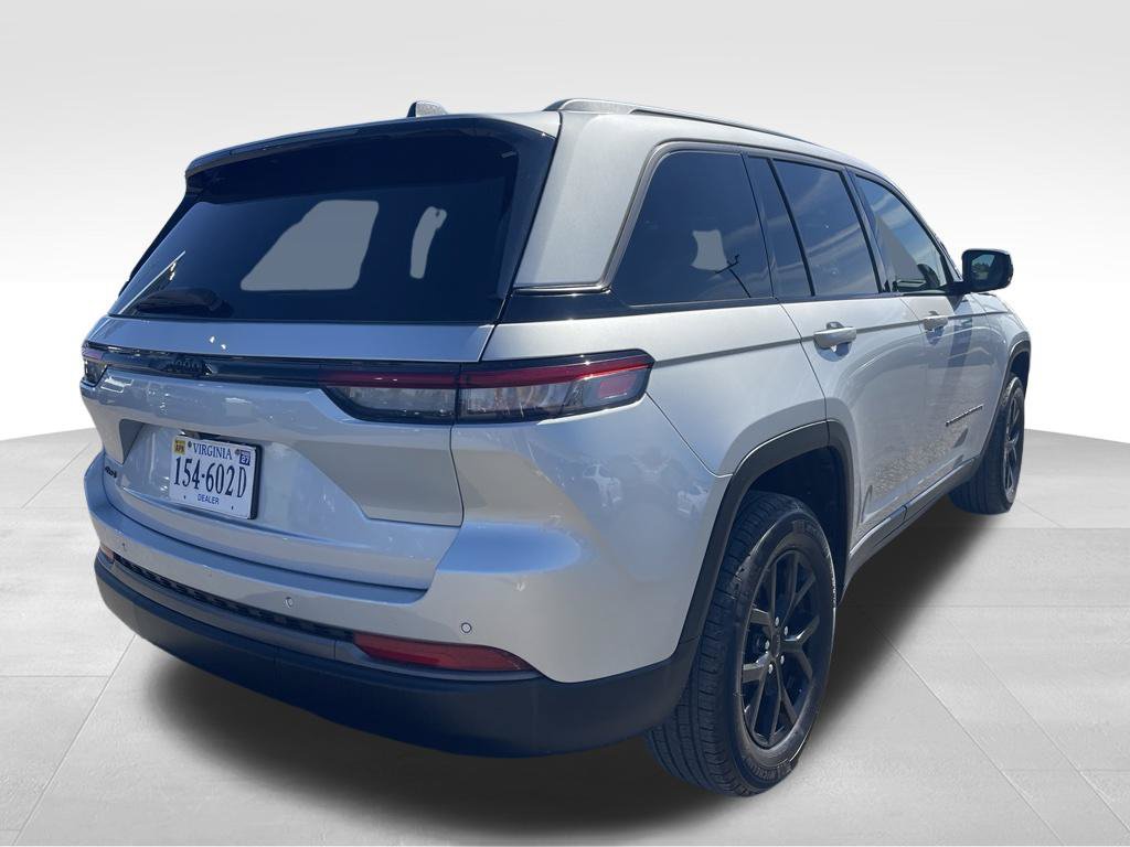 Used 2026 Jeep Grand Cherokee Altitude AWD/4WD image 14