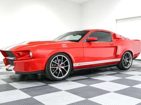 Used 2011 Ford Mustang Shelby GT500 w/ SVT Performance Pkg image 3