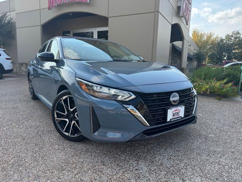 Used 2025 Nissan Sentra SR image 1