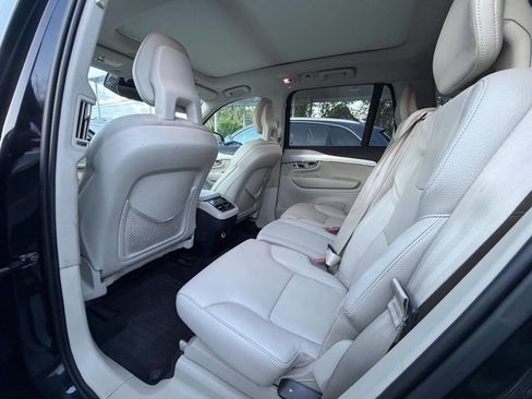 Used 2017 Volvo XC90 T6 Momentum w/ Vision Package AWD/4WD image 12