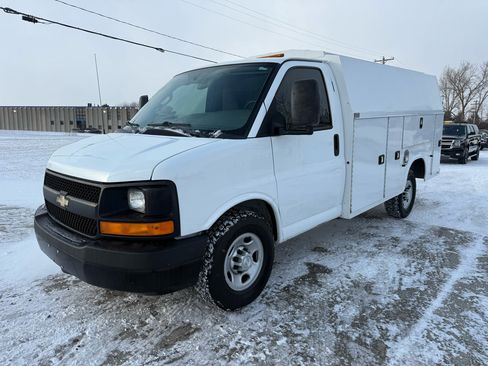 Used 2016 Chevrolet Express 3500 image 1