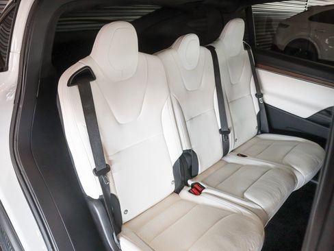 Used 2022 Tesla Model X AWD/4WD image 7