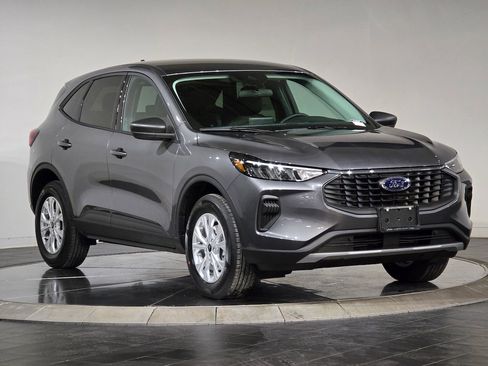 New 2025 Ford Escape Active w/ Cold Weather Package image 2