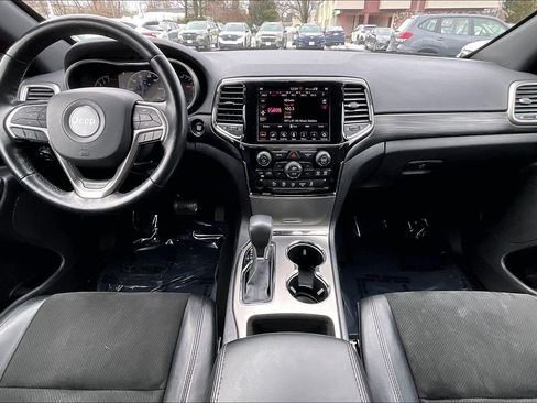 Used 2021 Jeep Grand Cherokee Laredo X image 12