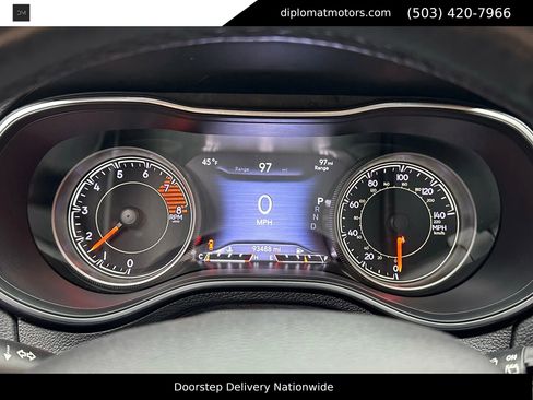 Used 2019 Jeep Cherokee Limited image 27