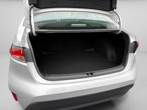 Used 2024 Toyota Corolla LE FWD image 12