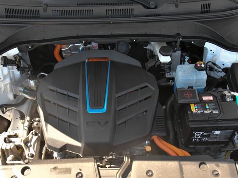 Used 2023 Hyundai Kona SE image 43