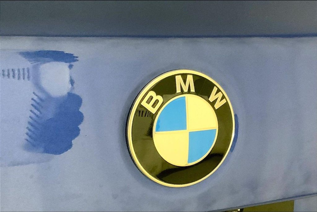 Certified 2025 BMW M240i Coupe RWD image 7