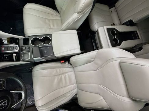 Used 2024 Acura MDX SH-AWD w/ Technology Package image 23