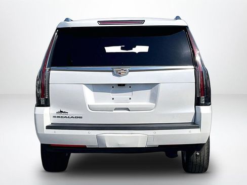 Used 2020 Cadillac Escalade Luxury RWD image 7