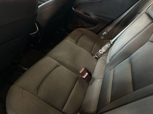 Used 2021 Chevrolet Malibu LT FWD image 5