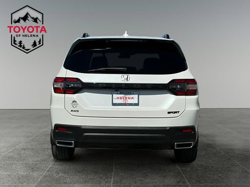 Used 2023 Honda Pilot Sport image 4