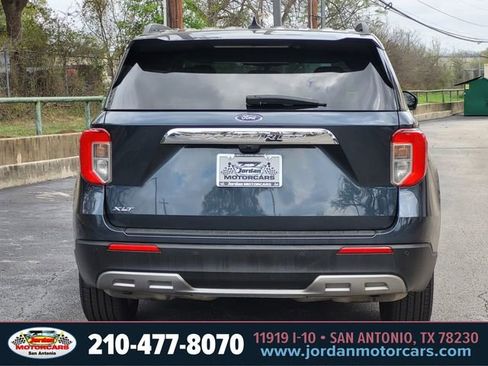 Used 2023 Ford Explorer XLT w/ Equipment Group 202A image 4