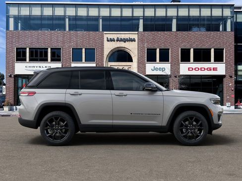 New 2025 Jeep Grand Cherokee Limited image 21