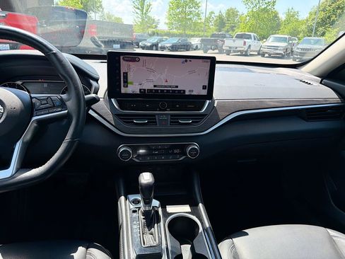 Used 2023 Nissan Altima 2.5 SL FWD image 18