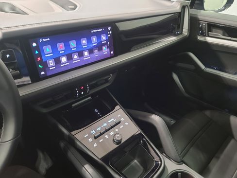 New 2026 Porsche Cayenne image 20