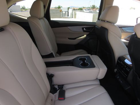 Used 2024 Acura MDX SH-AWD image 12