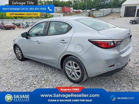 Used 2018 Toyota Yaris iA FWD image 3