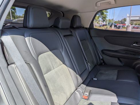 Used 2023 Nissan Ariya FWD image 33