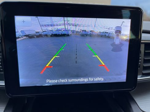 Used 2020 Ford Explorer XLT w/ Equipment Group 202A image 20