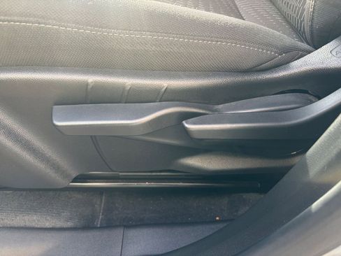 Used 2025 Chevrolet Equinox LT image 23