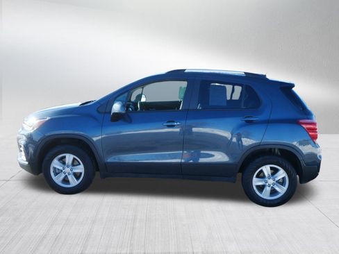 Certified 2022 Chevrolet Trax LT w/ LT Convenience Package image 4
