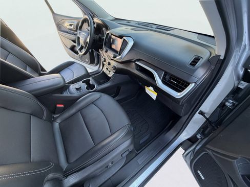 Used 2024 GMC Terrain SLT w/ Infotainment Package II image 13