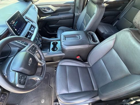 Used 2022 Chevrolet Tahoe Z71 w/ Luxury Package image 13