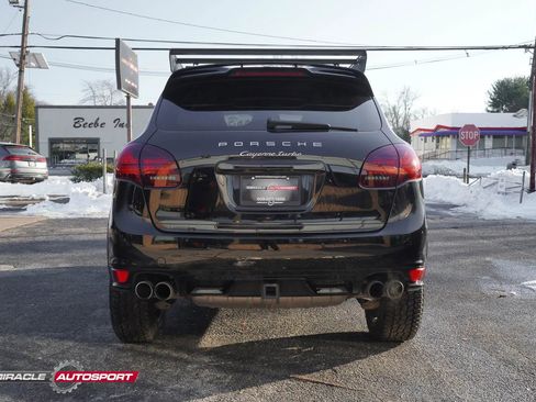 Used 2014 Porsche Cayenne Turbo image 7