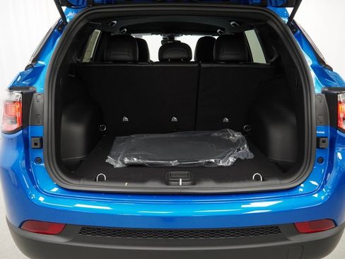 New 2026 Jeep Compass Latitude image 32