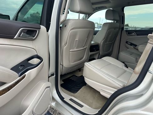 Used 2015 GMC Yukon Denali w/ Premium Package image 27