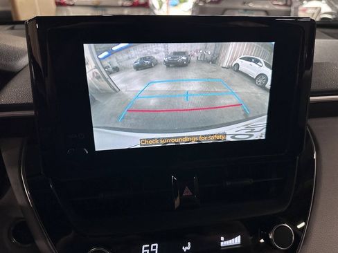 Used 2023 Toyota Corolla Cross LE w/ Moonroof Package AWD/4WD image 11