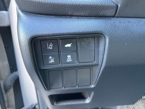 Used 2018 Honda CR-V Touring image 12