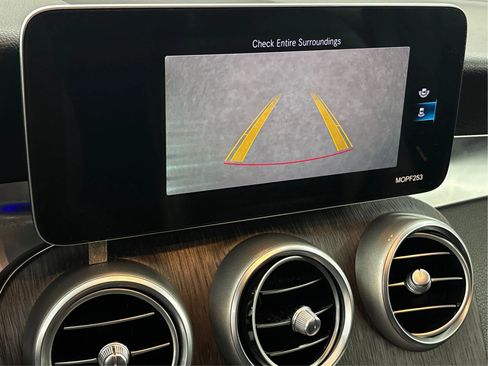 Used 2020 Mercedes-Benz GLC 300 4MATIC image 37