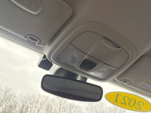 Used 2021 Jeep Cherokee Latitude Lux w/ Comfort/Convenience Group image 13