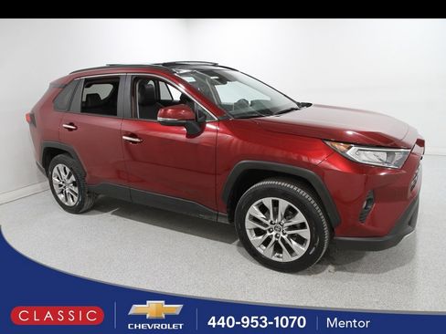 Used 2019 Toyota RAV4 Limited image 1