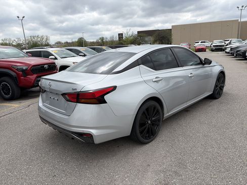 Used 2020 Nissan Altima 2.5 SR FWD image 4