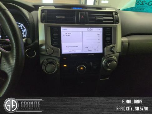 Used 2022 Toyota 4Runner SR5 AWD/4WD image 18