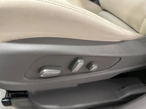 Used 2021 Cadillac XT5 Premium Luxury image 8