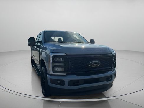 New 2026 Ford F350 Lariat w/ Black Appearance Package image 4