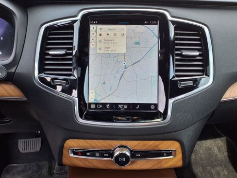 Certified 2025 Volvo XC90 B5 Plus image 12